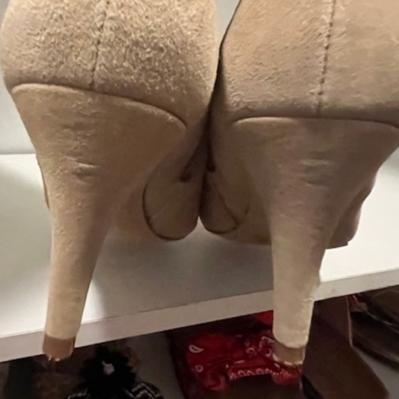 Vince Camuto Neutral Suede Pointed Toe Slim Heel Knee Boots Sz 7.5 Classic - Picture 10 of 10